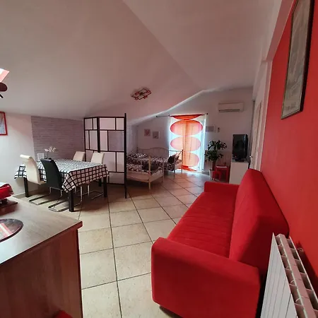 Trbovic Peaceful With Free Parking, Pet-friendly, And Bike Storage In Apartment Umag