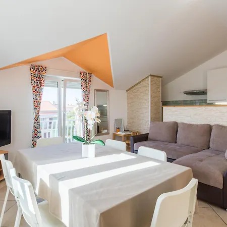 Trbovic Peaceful With Free Parking, Pet-friendly, And Bike Storage In * Umag