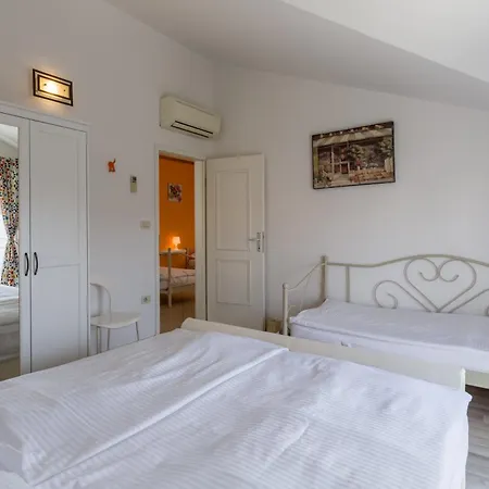Trbovic Peaceful With Free Parking, Pet-friendly, And Bike Storage In * Umag