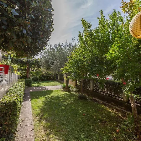 Apartment Trbovic Peaceful With Free Parking, Pet-friendly, And Bike Storage In Umag