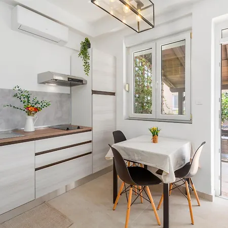 Trbovic Peaceful With Free Parking, Pet-friendly, And Bike Storage In Apartman