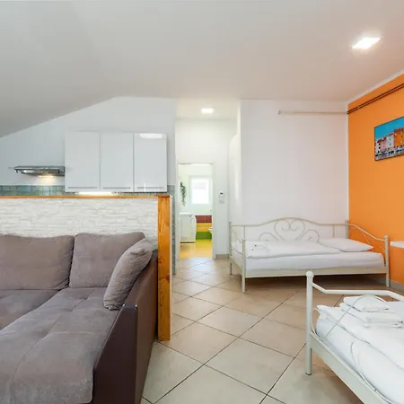 Apartman Trbovic Peaceful With Free Parking, Pet-friendly, And Bike Storage In Umag