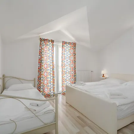 Trbovic Peaceful With Free Parking, Pet-friendly, And Bike Storage In * Umag