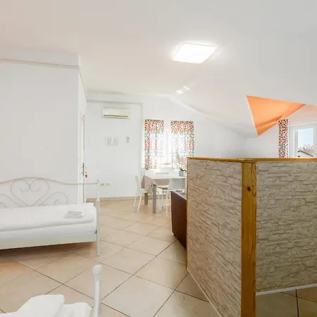 Apartman Trbovic Peaceful With Free Parking, Pet-friendly, And Bike Storage In Umag